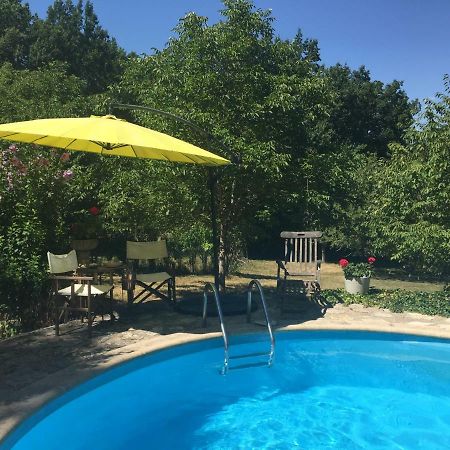 Le Peyrail Bed and Breakfast Les Lèves-et-Thoumeyragues Εξωτερικό φωτογραφία