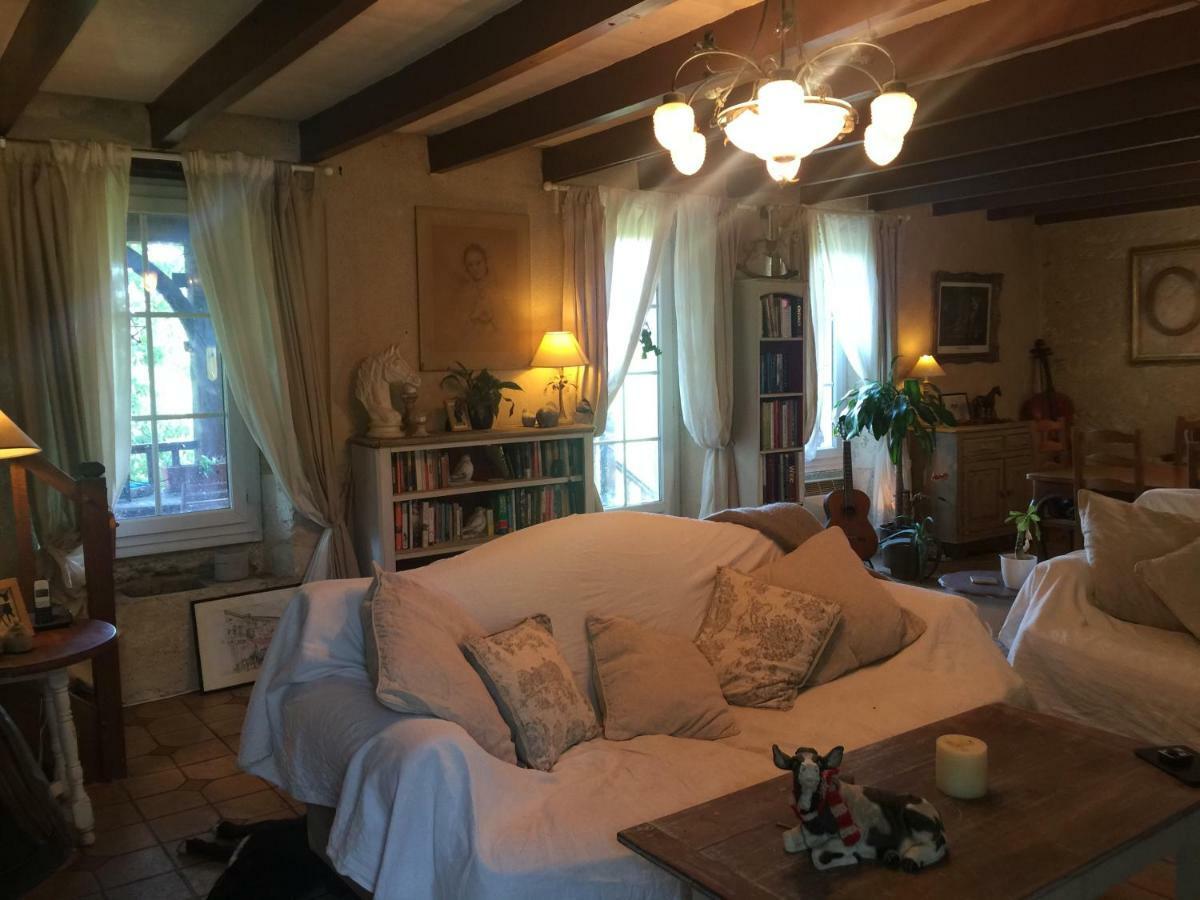 Le Peyrail Bed and Breakfast Les Lèves-et-Thoumeyragues Εξωτερικό φωτογραφία